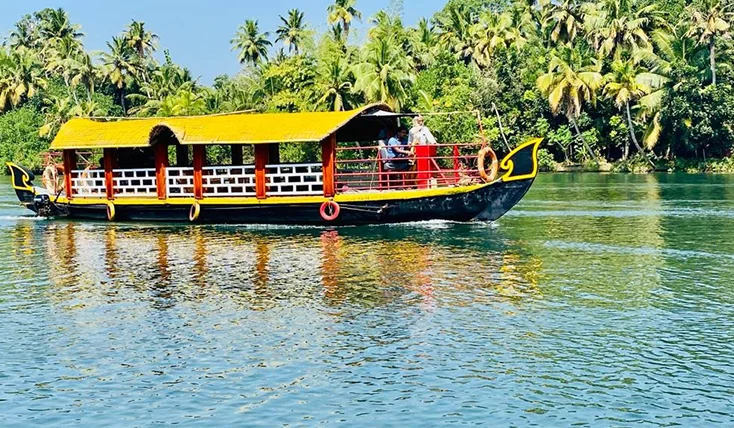 Munroe island shikara boat ride